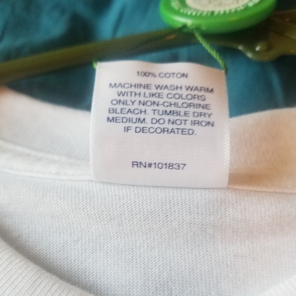 Supreme tshirt - Picture 2 of 3